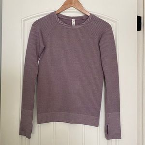 Lululemon long sleeve top with thumb holes